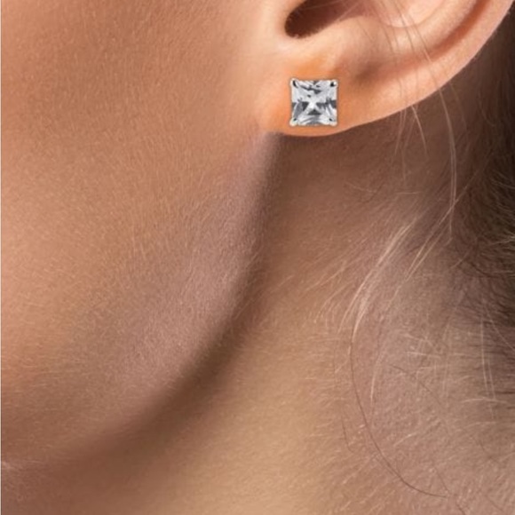 NEW CZ stud earrings - Picture 5 of 7
